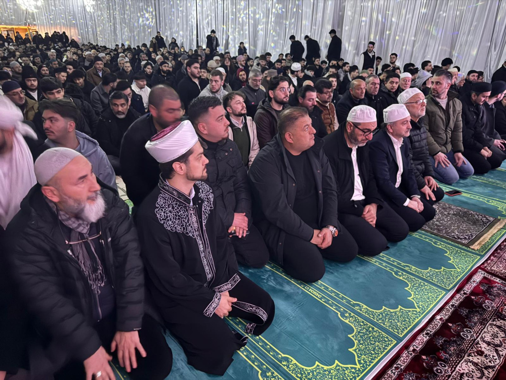 BİF Gençlik Teşkilatı’ndan 1500 Kişilik Cemaatle Sabah Namazı Buluşması